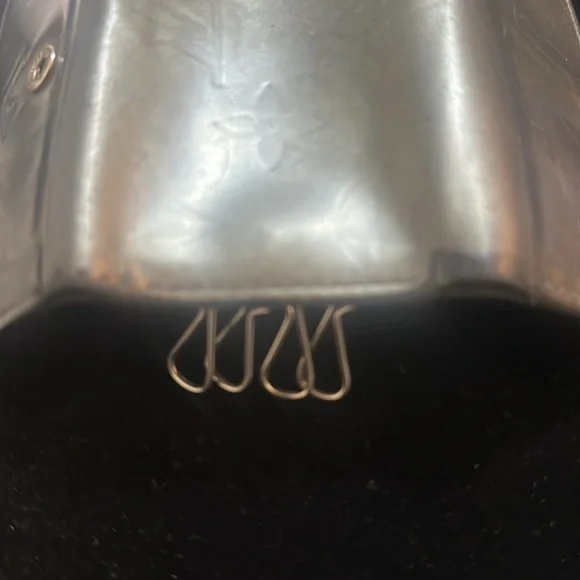 Louis Vuitton Key Case - Picture 12 of 12